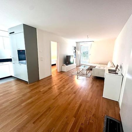 Moderne Wohnung Am Flughafen Opfikon-Glattbrugg Kültér fotó